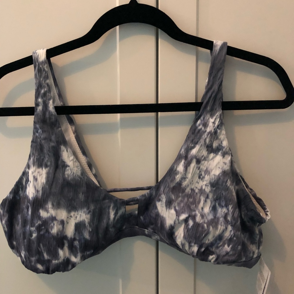 Athleta tie dye Ladder bikini top